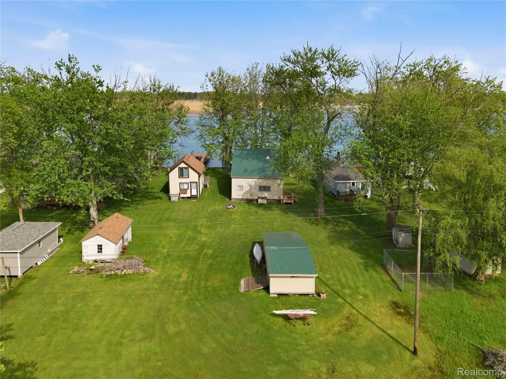 6556 Dickinson Island Clay Township, MI 48001