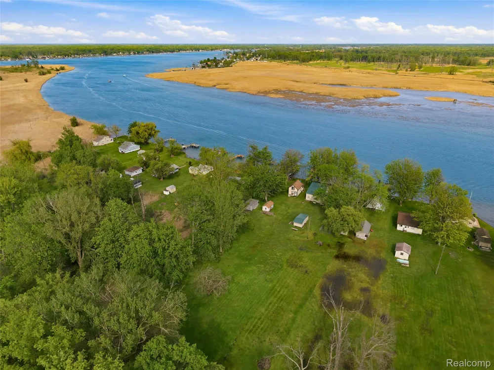6556 Dickinson Island Clay Township, MI 48001