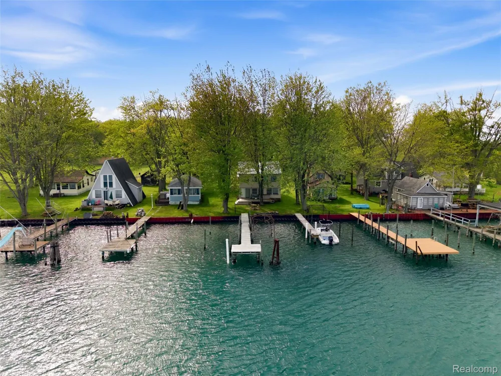 6556 Dickinson Island Clay Township, MI 48001