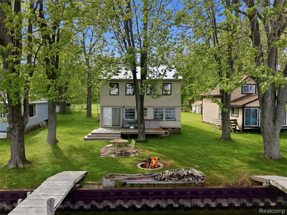 6556 Dickinson Island Clay Township, MI 48001