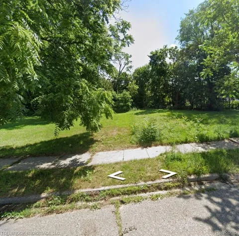 N Roselawn