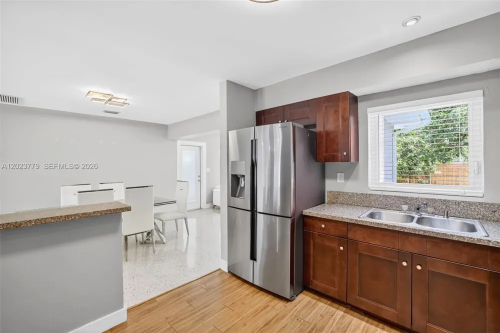 709 NW 9th Ct Hallandale Beach, FL 33009