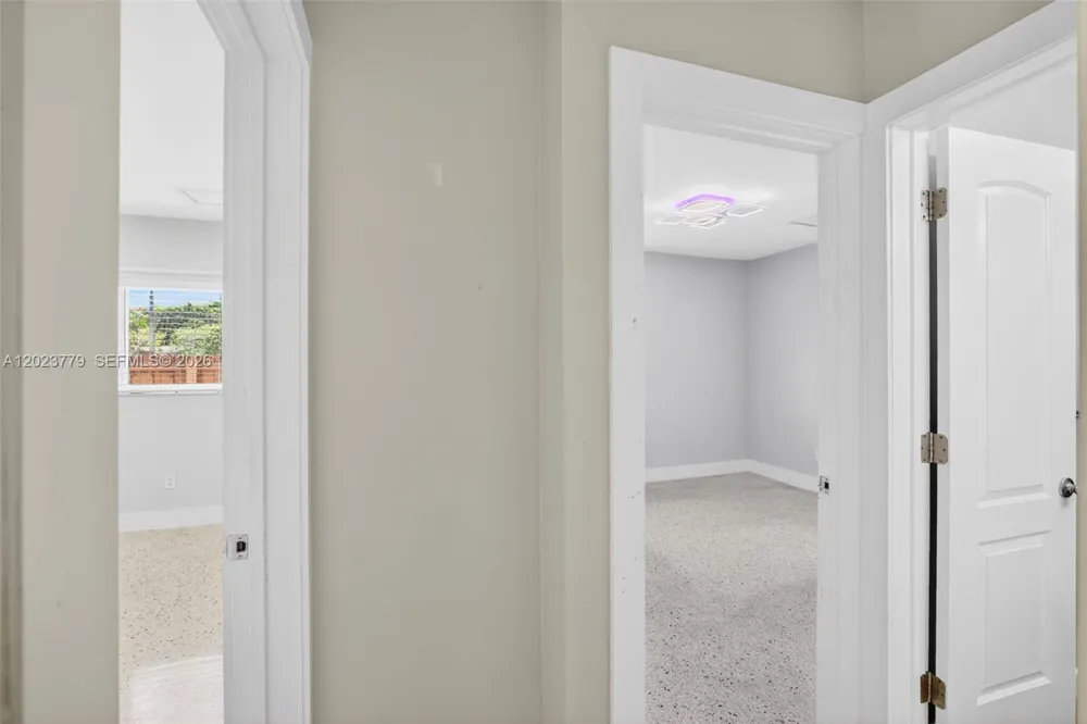 709 NW 9th Ct Hallandale Beach, FL 33009