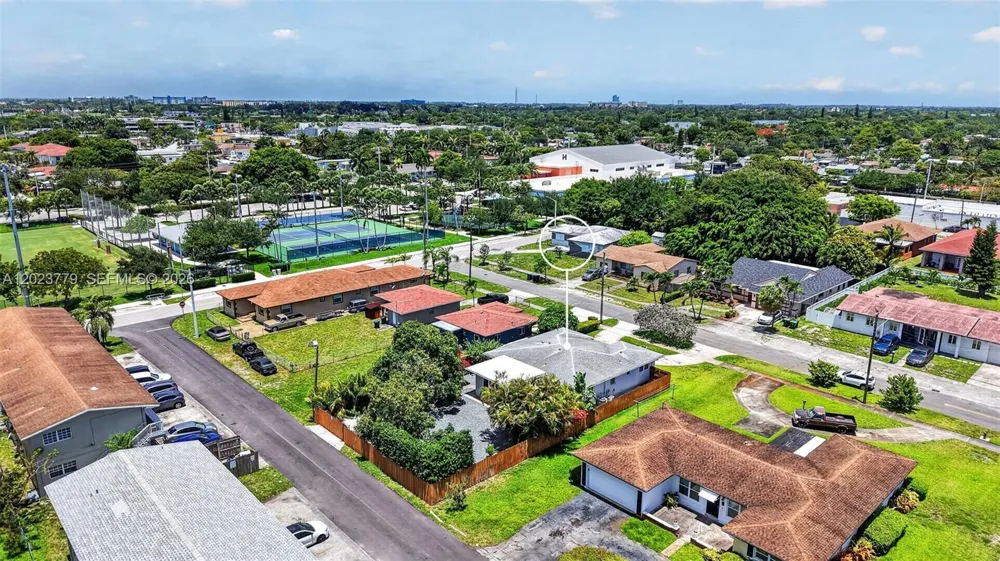 709 NW 9th Ct Hallandale Beach, FL 33009