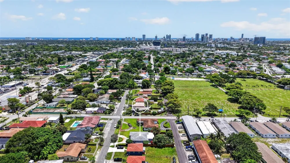 709 NW 9th Ct Hallandale Beach, FL 33009