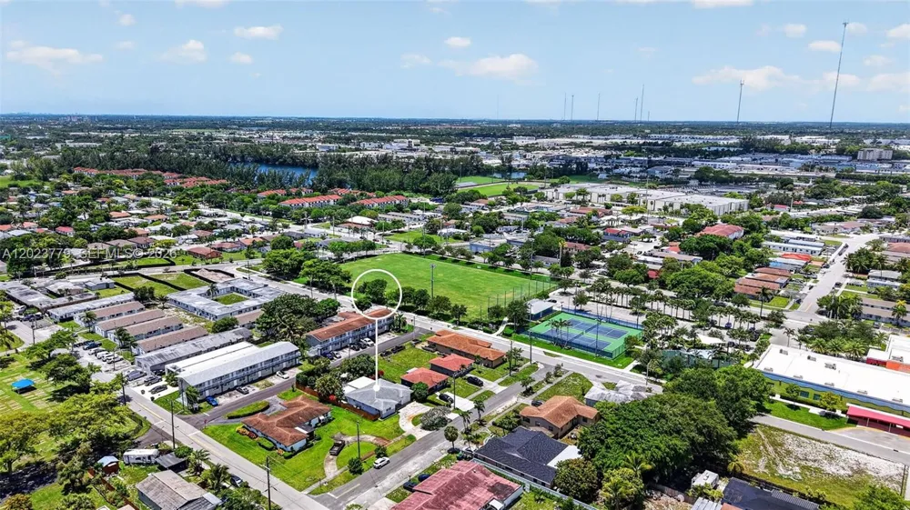 709 NW 9th Ct Hallandale Beach, FL 33009