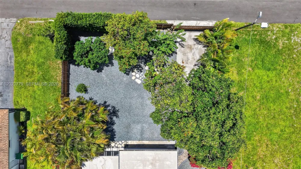709 NW 9th Ct Hallandale Beach, FL 33009