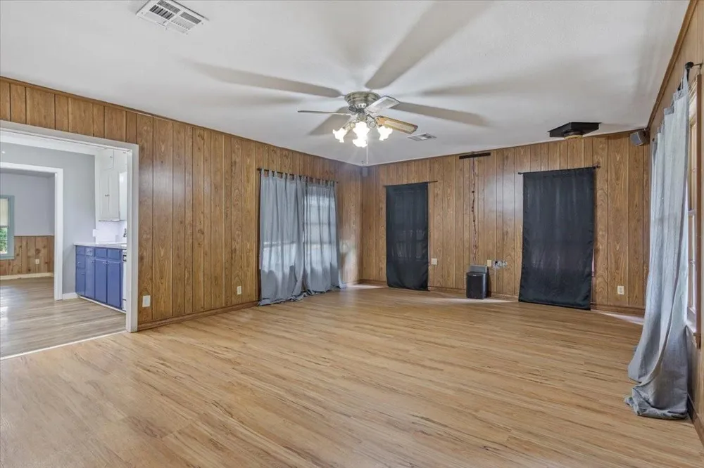 802 Avenue A Valley Mills, TX 76689