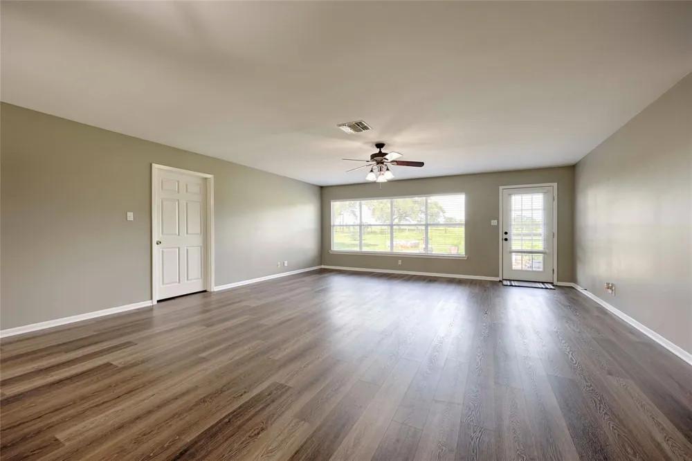 3545 E I 10 Frontage Road Schulenburg, TX 78956