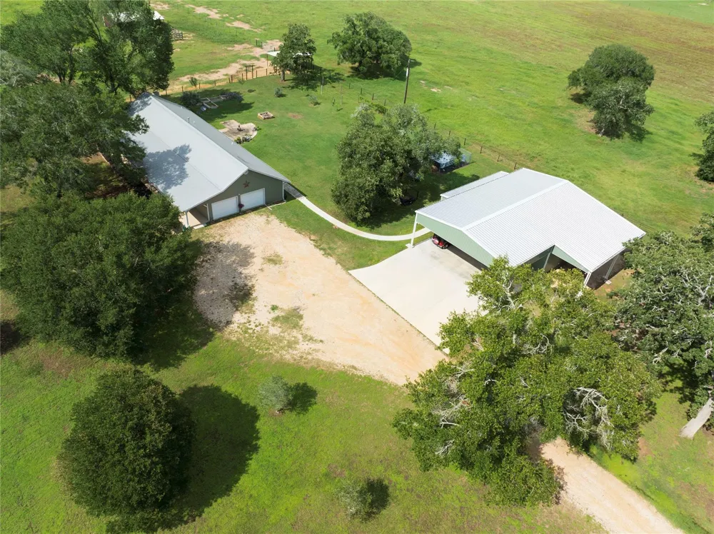 3545 E I 10 Frontage Road Schulenburg, TX 78956