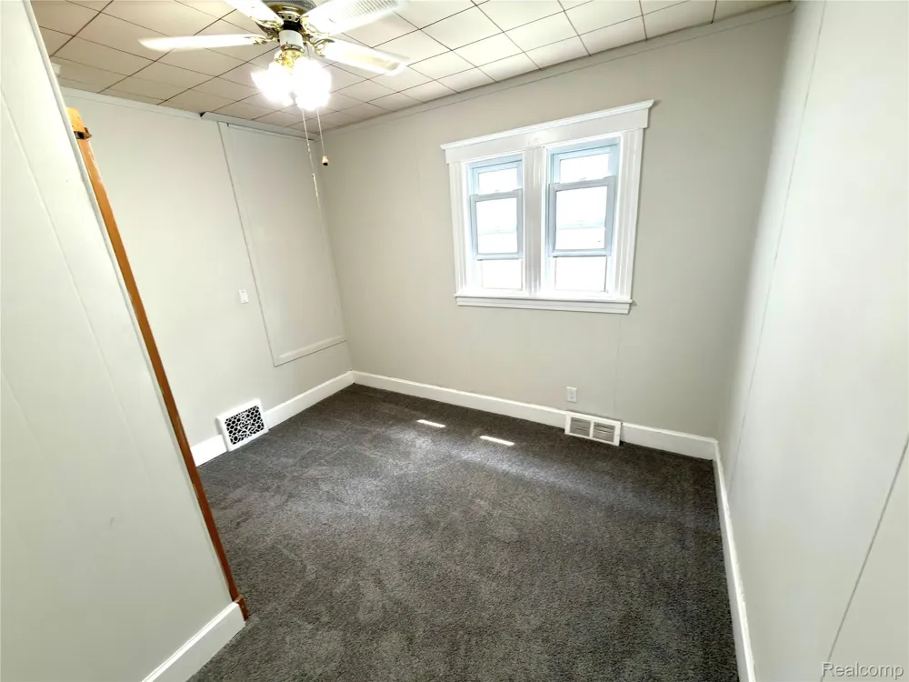 114 Pine Street River Rouge City, MI 48218