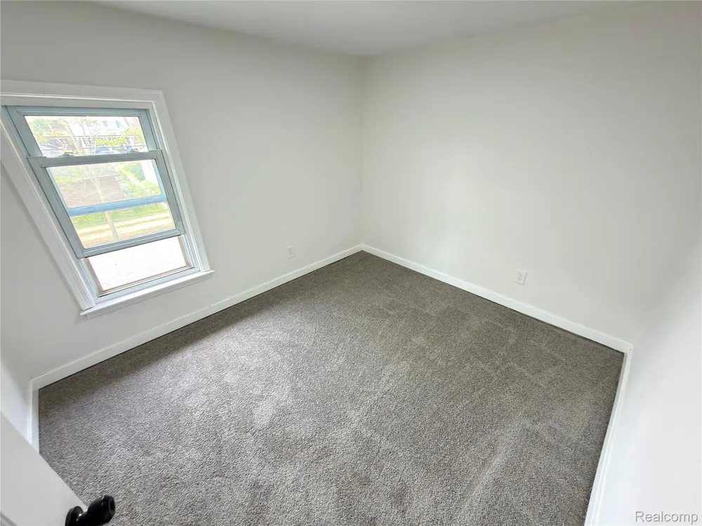 114 Pine Street River Rouge City, MI 48218