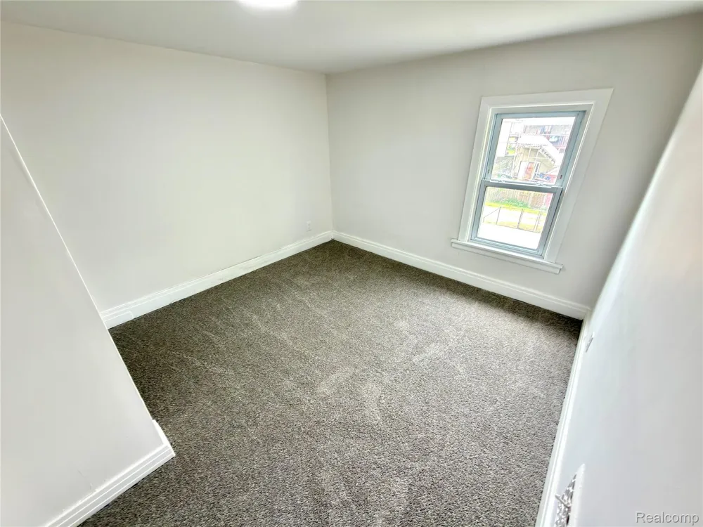 114 Pine Street River Rouge City, MI 48218