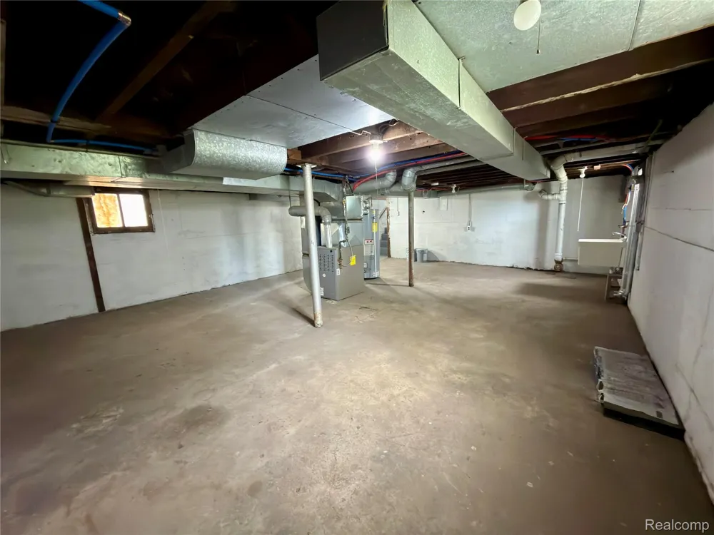 114 Pine Street River Rouge City, MI 48218