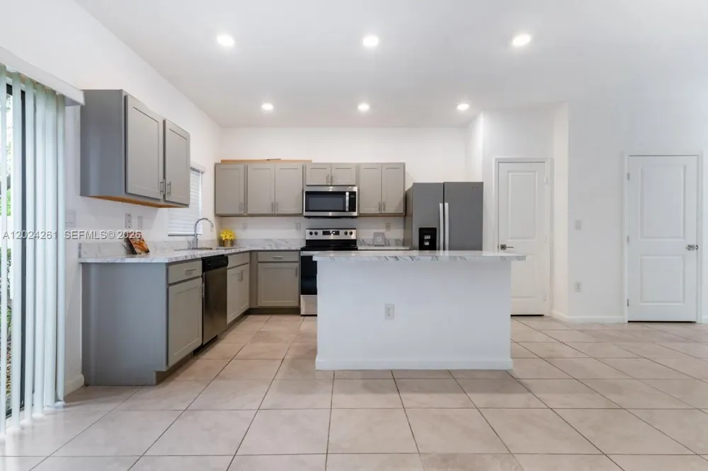1170 SW 7th Ct #1170 Florida City, FL 33034