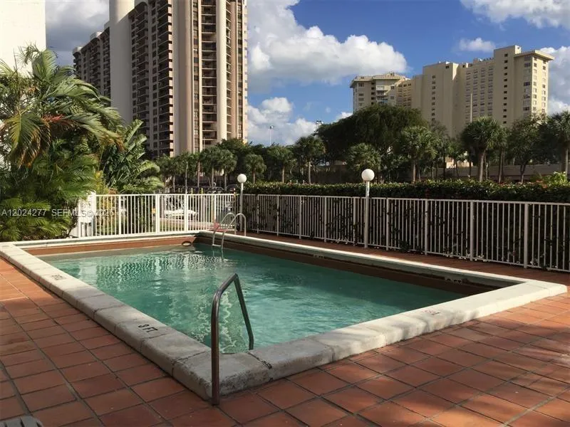 1650 NE 115th St #609 Miami, FL 33181