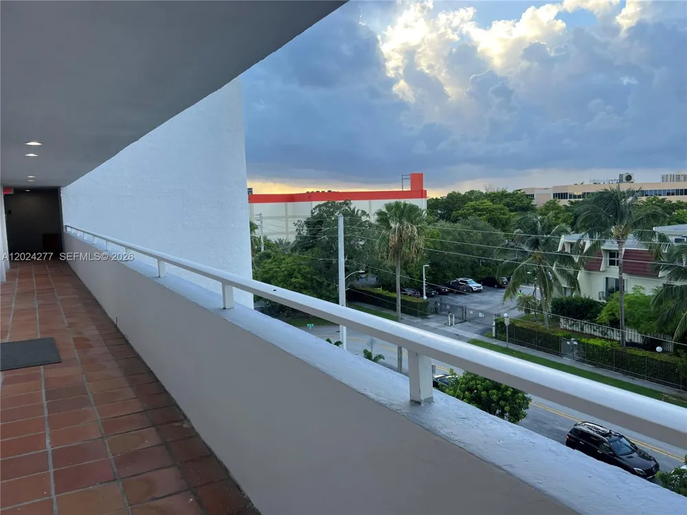 1650 NE 115th St #609 Miami, FL 33181