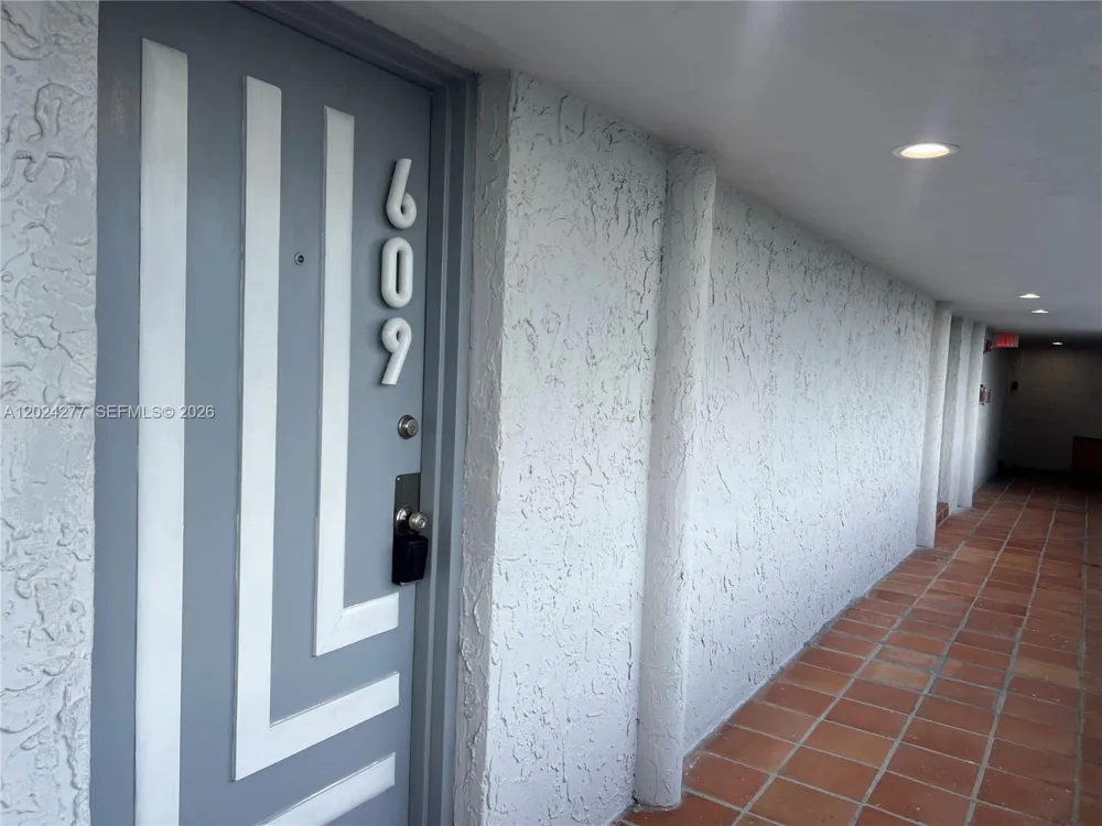 1650 NE 115th St #609 Miami, FL 33181