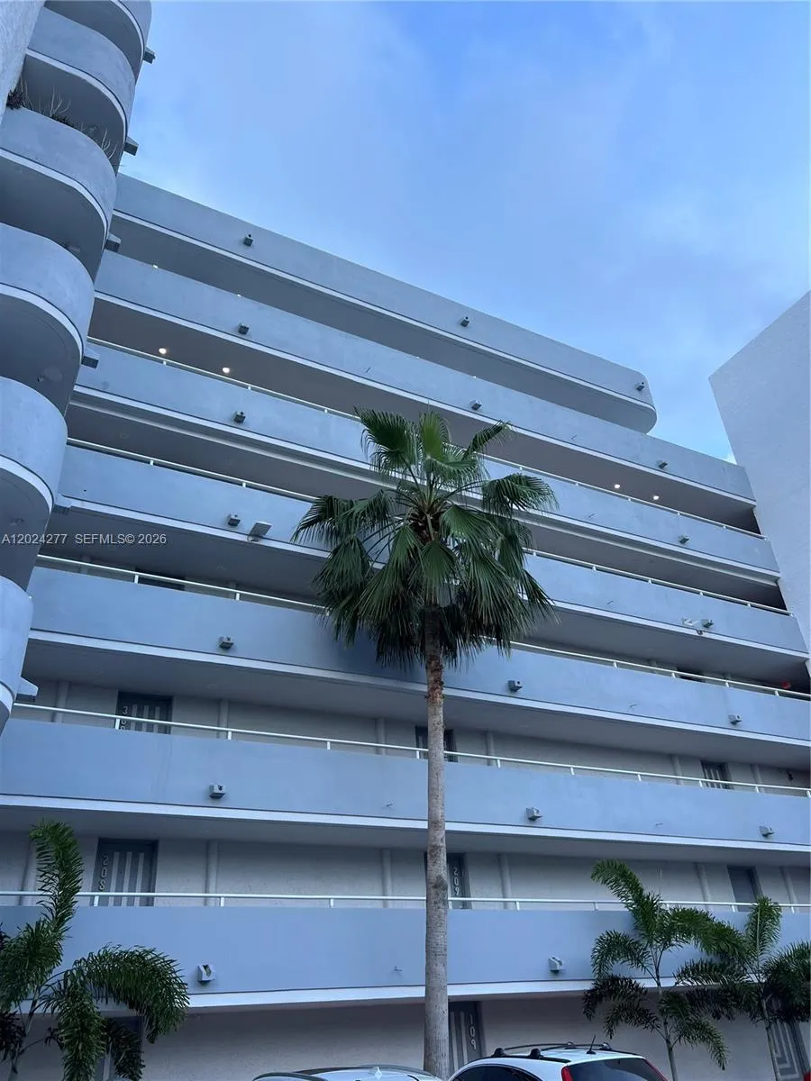 1650 NE 115th St #609 Miami, FL 33181
