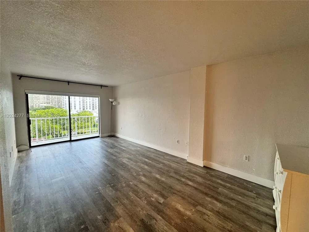 1650 NE 115th St #609 Miami, FL 33181