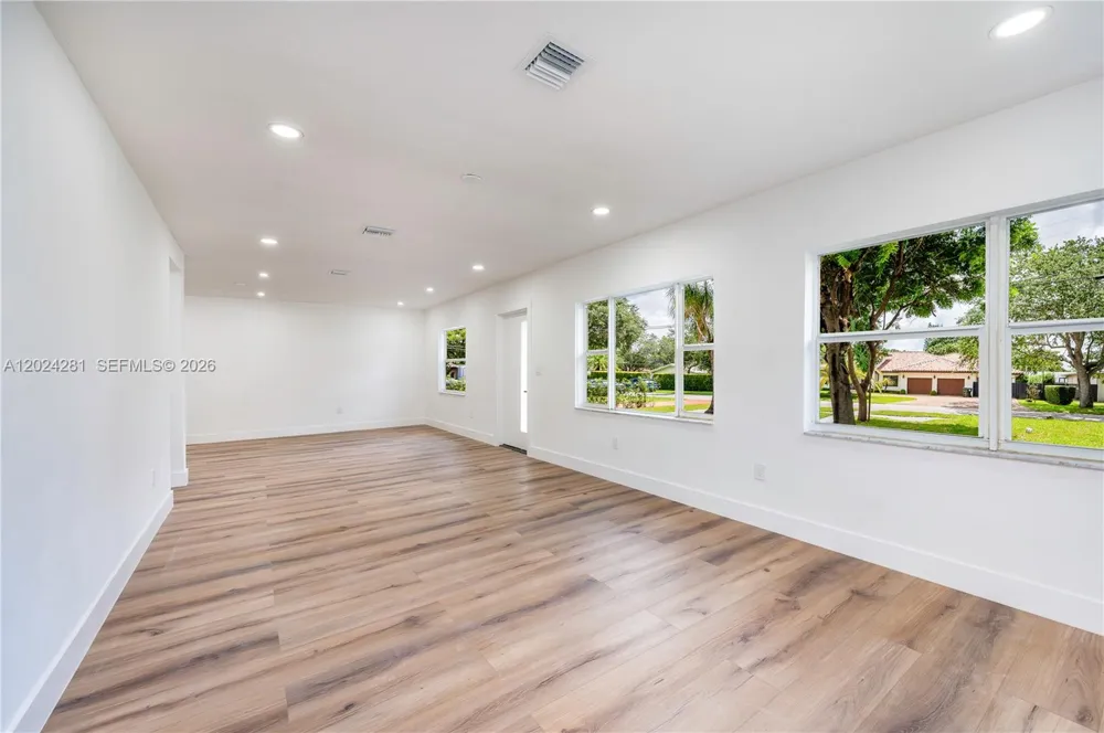 264 Navajo St Miami Springs, FL 33166