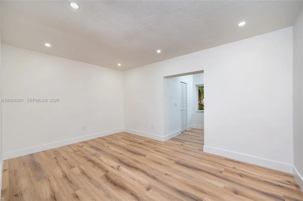 264 Navajo St Miami Springs, FL 33166