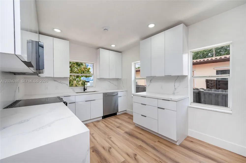 264 Navajo St Miami Springs, FL 33166