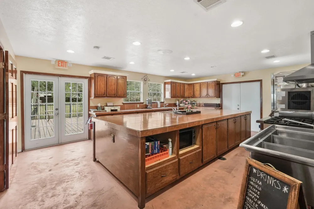 800 E Highway 90 Dayton, TX 77535
