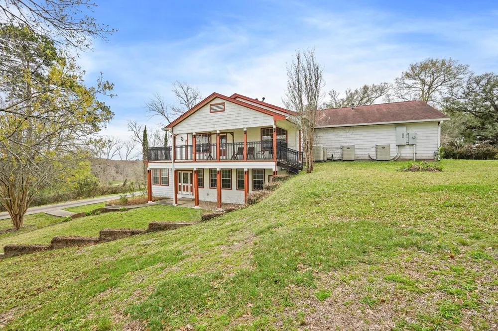 800 E Highway 90 Dayton, TX 77535
