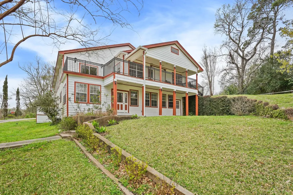 800 E Highway 90 Dayton, TX 77535