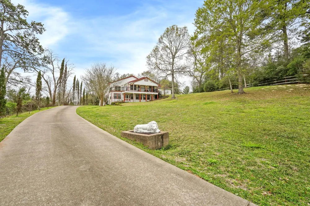 800 E Highway 90 Dayton, TX 77535