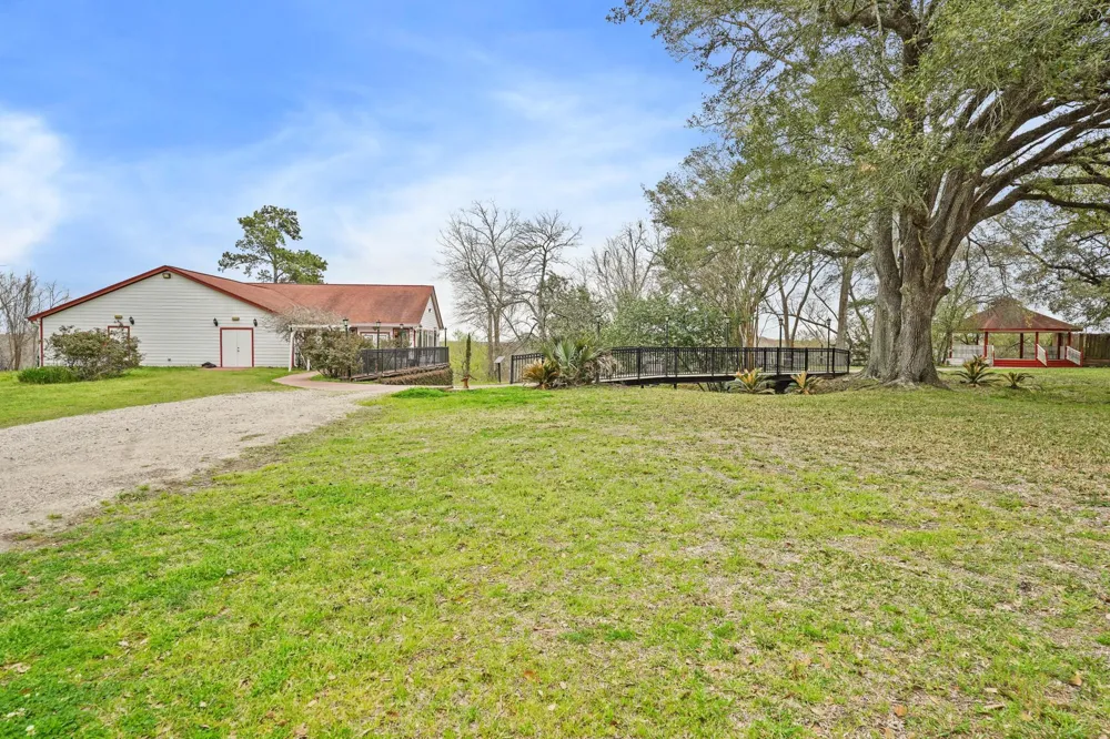 800 E Highway 90 Dayton, TX 77535