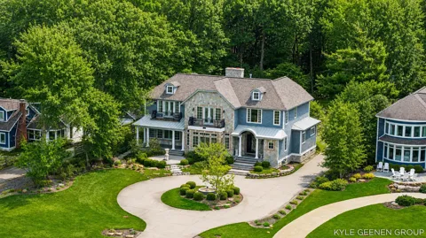 2817 Lakeshore Drive