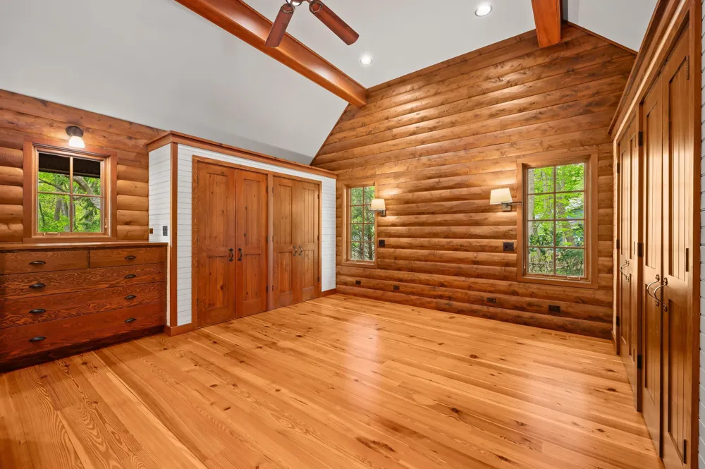 14657 Lakeshore Road Chikaming Township, MI 49116