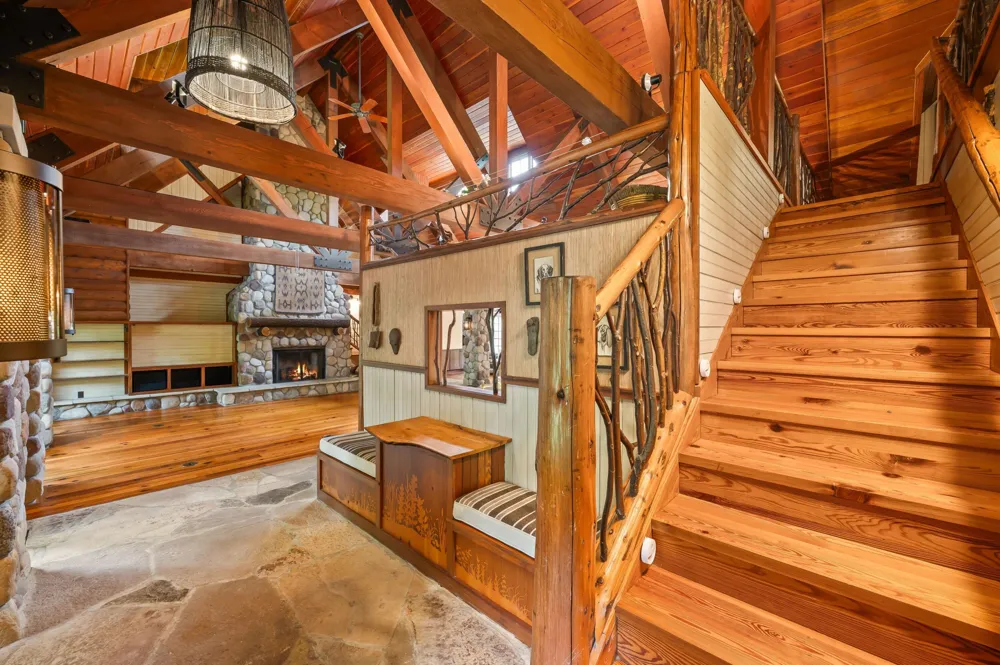 14657 Lakeshore Road Chikaming Township, MI 49116