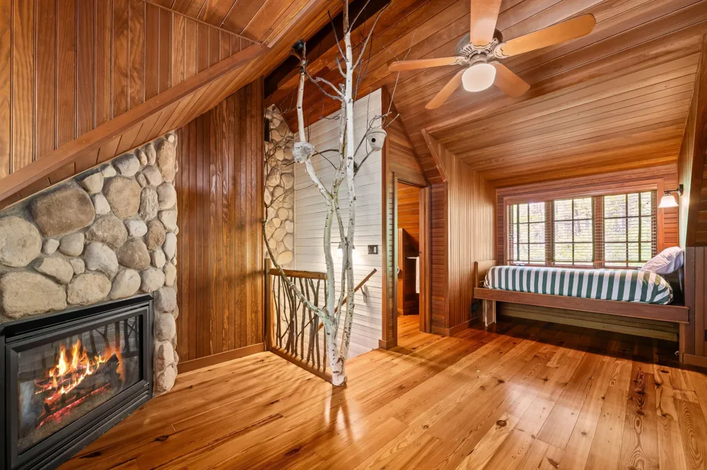 14657 Lakeshore Road Chikaming Township, MI 49116
