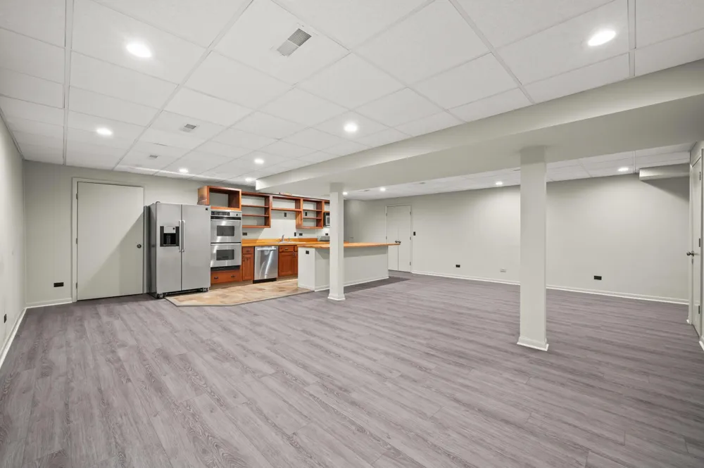 14657 Lakeshore Road Chikaming Township, MI 49116