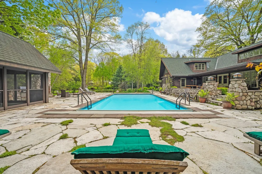 14657 Lakeshore Road Chikaming Township, MI 49116
