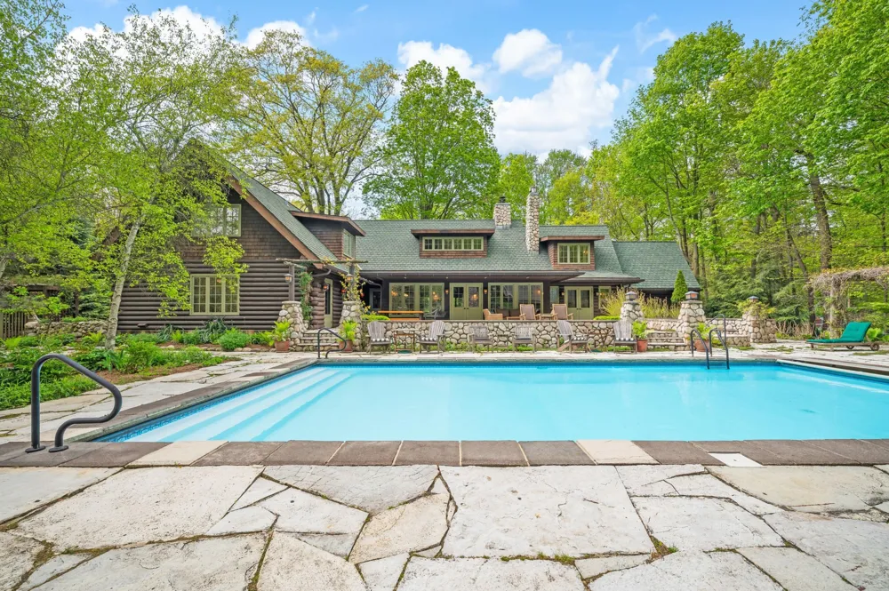 14657 Lakeshore Road Chikaming Township, MI 49116