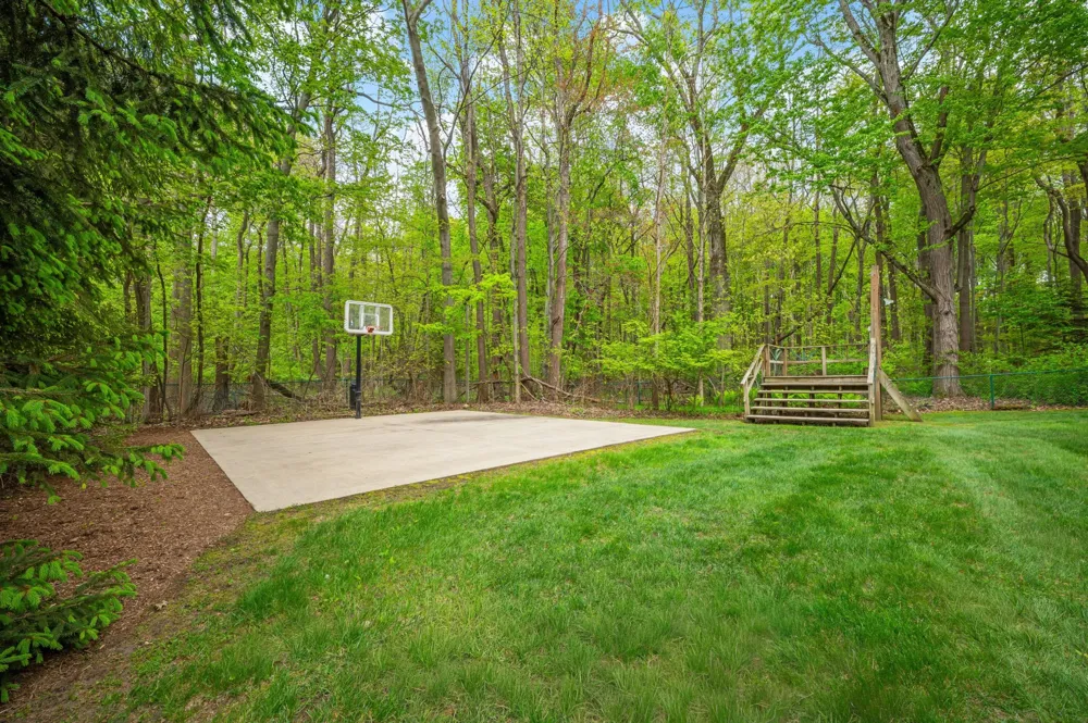 14657 Lakeshore Road Chikaming Township, MI 49116