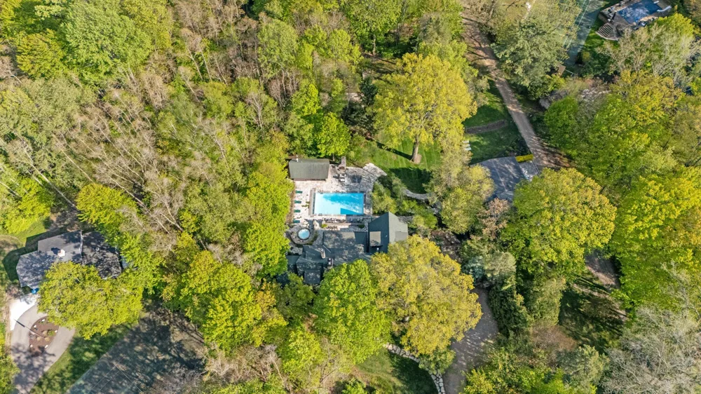 14657 Lakeshore Road Chikaming Township, MI 49116