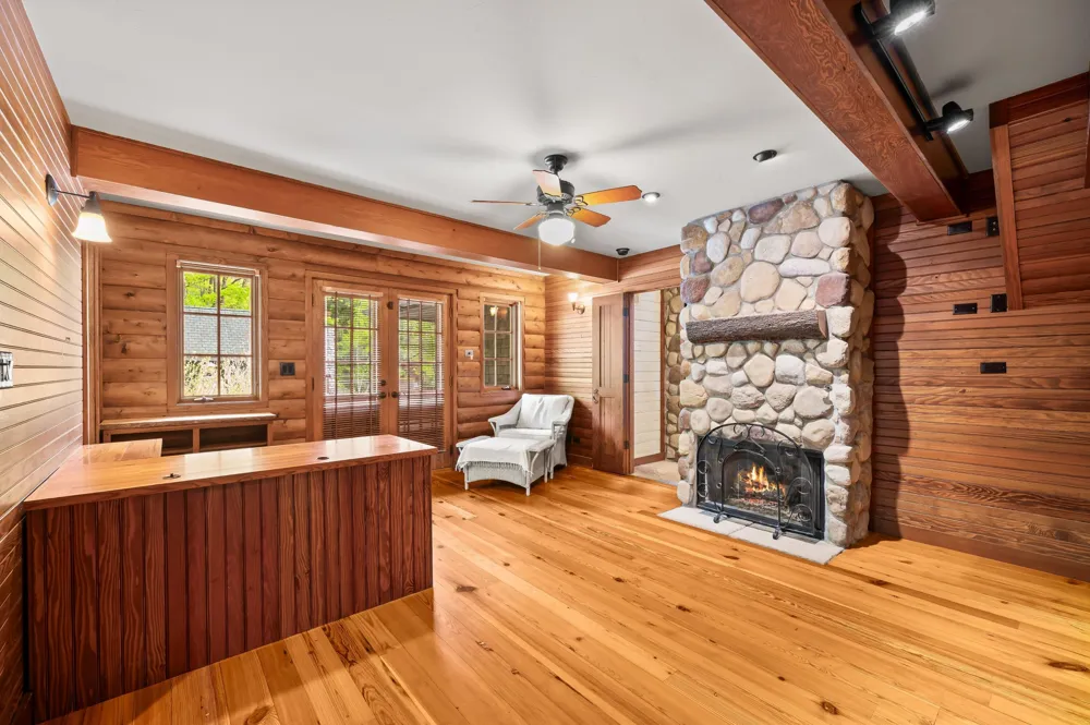 14657 Lakeshore Road Chikaming Township, MI 49116