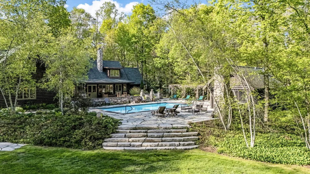 14657 Lakeshore Road Chikaming Township, MI 49116