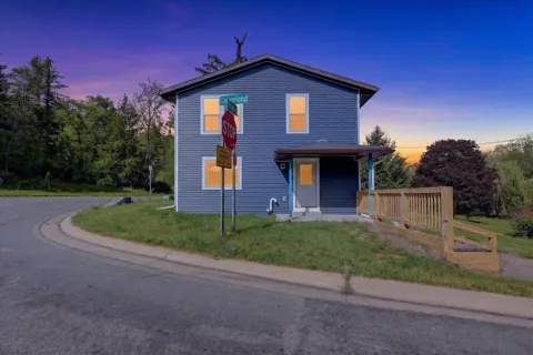 1387 E Riverside Drive