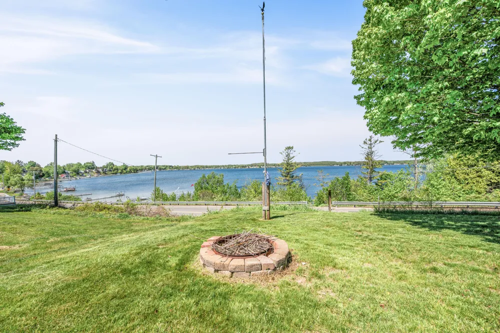19454 E Chippewa Lake Drive Chippewa Township, MI 49320