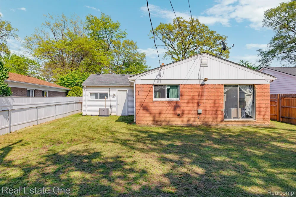 27445 Lorenz Street Madison Heights City, MI 48071