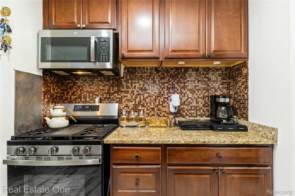27445 Lorenz Street Madison Heights City, MI 48071
