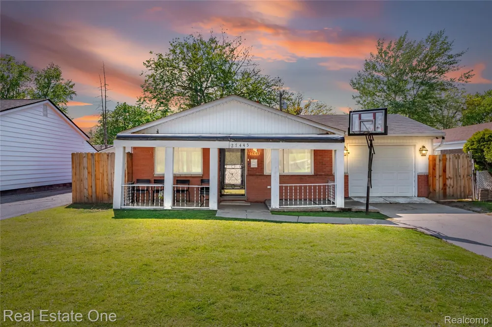 27445 Lorenz Street Madison Heights City, MI 48071