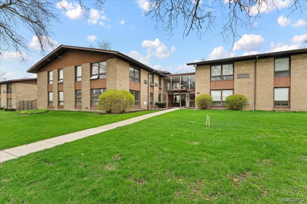 1545 CHERBONEAU #41 Detroit City, MI 48207