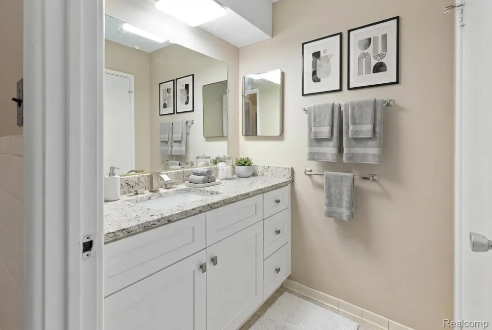 1545 CHERBONEAU #41 Detroit City, MI 48207